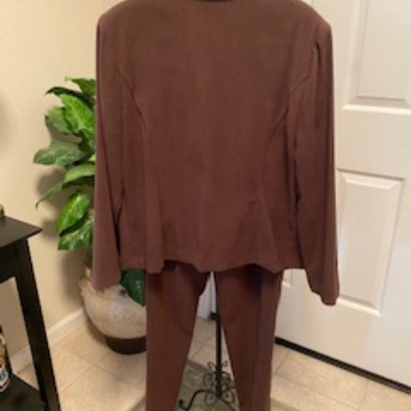 Pantsuit - Picture 3 of 3